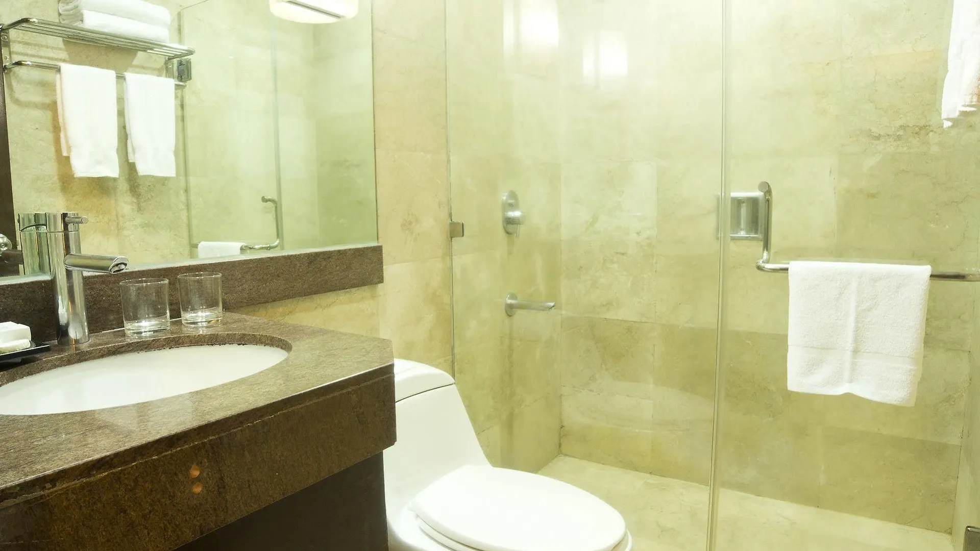 ***  Crown Regency Hotel Makati Makati City Philippines