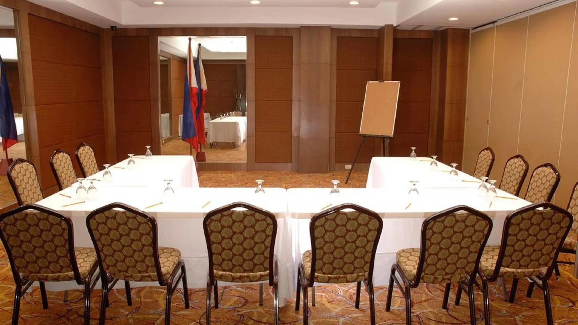 ***  Crown Regency Hotel Makati Makati City Philippines
