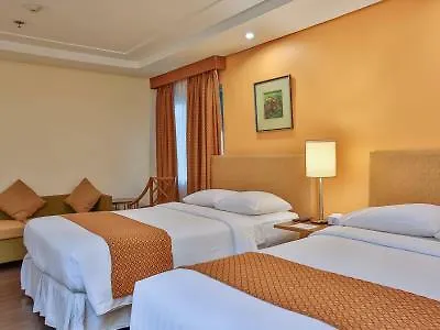 Crown Regency Hotel Makati Makati City 3*,